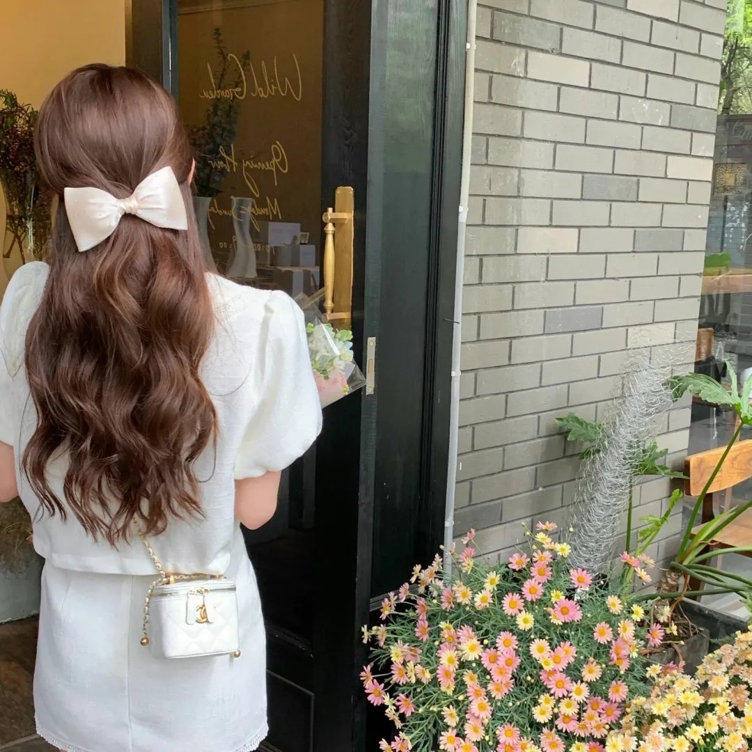 毗邻而居